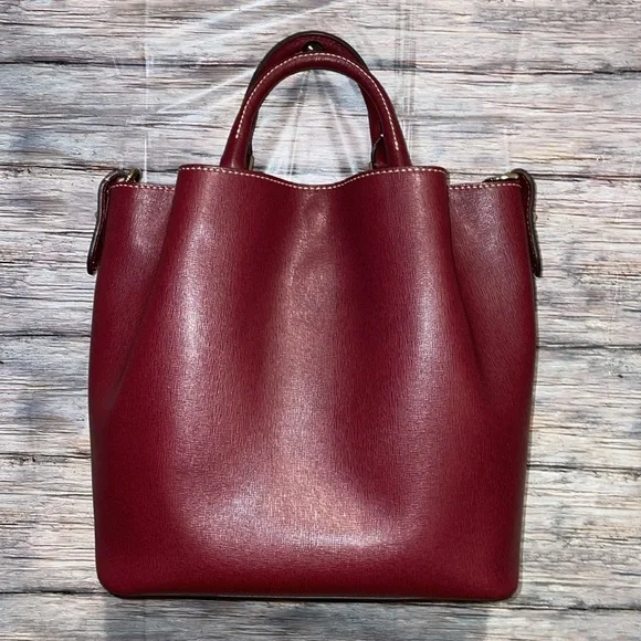 Dooney & Bourke Bordeaux Leather Handbag/Crossbody and Dust Cover NWT - Picture 2 of 7